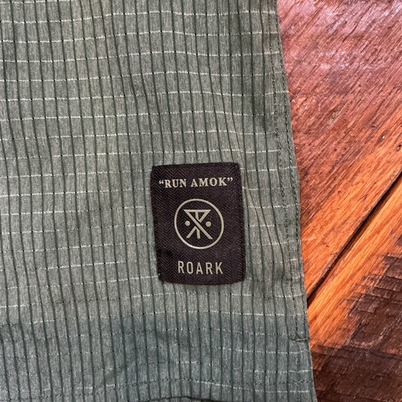Roark Run Amok Bless Up Trail Shirt Green Grid Men’s M | Performance Travel - Picture 5 of 11